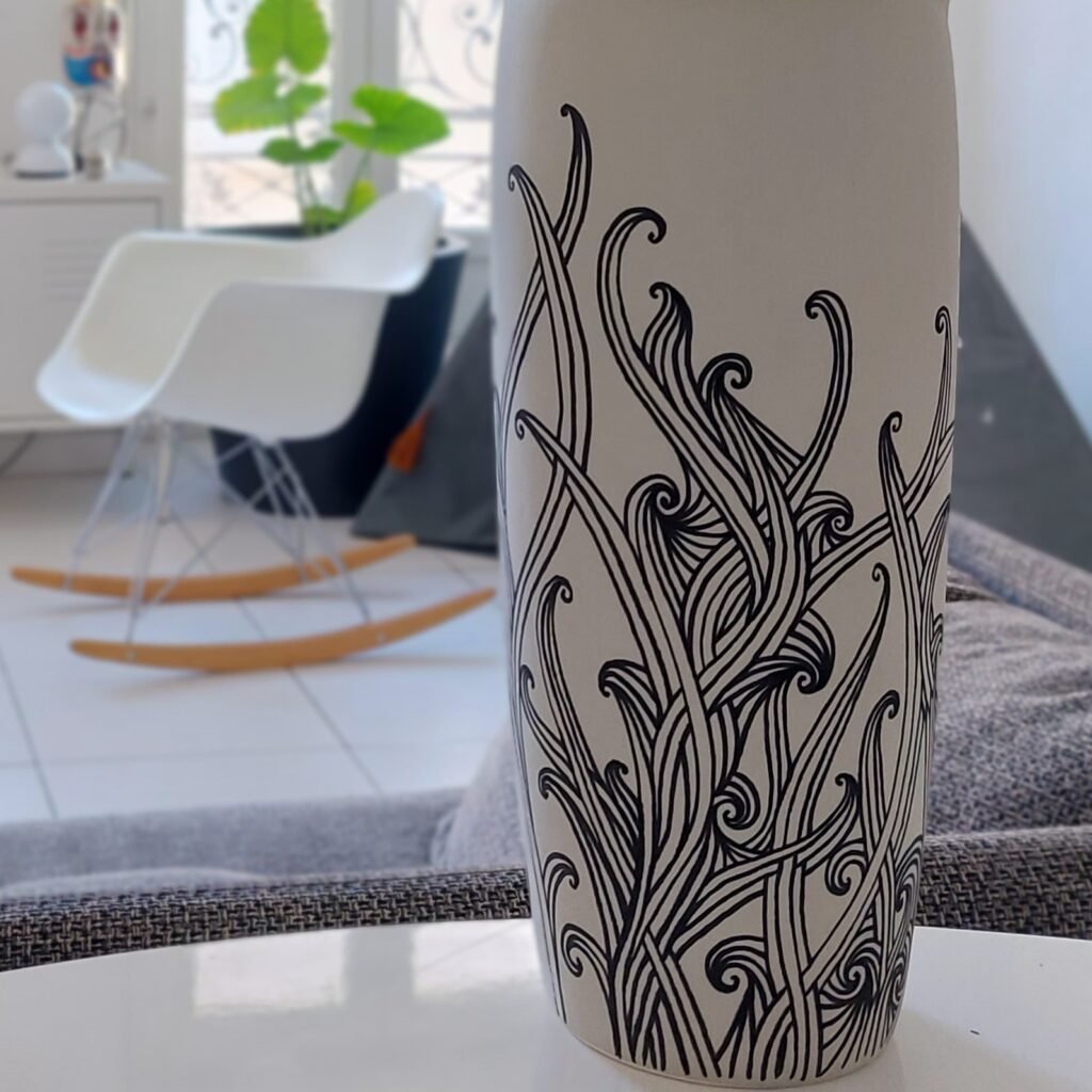 dessins volutes vase